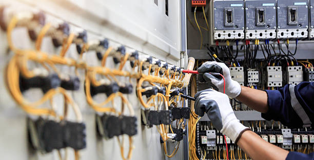 Professional Electrician technician working in Bethlehem Village, CT